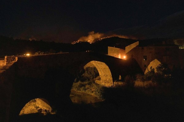 钱程速配 法国森林大火已致1人死亡，过火面积已超1.1万公顷
